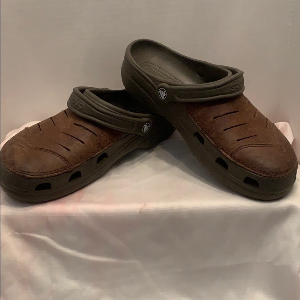 Crocs leather